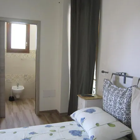Donnagloria Bed & Breakfast 3*